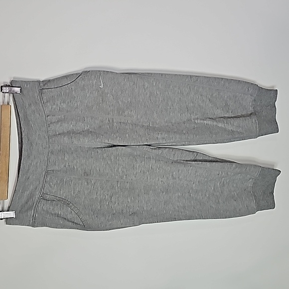 Nike drifit small gray athletic cropped sweat pants - Picture 1 of 7